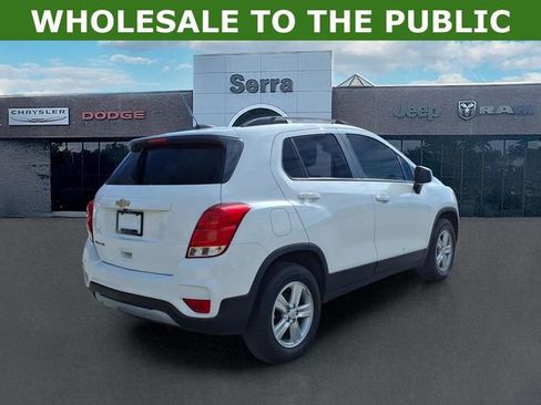 Used 2021 Chevrolet Trax LT w/ LT Convenience Package AWD/4WD image 6