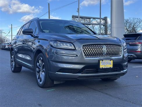 Certified 2022 Lincoln Nautilus Reserve image 48