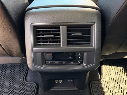 Used 2018 Volkswagen Atlas SEL Premium image 14