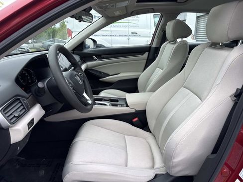 Used 2019 Honda Accord EX image 10