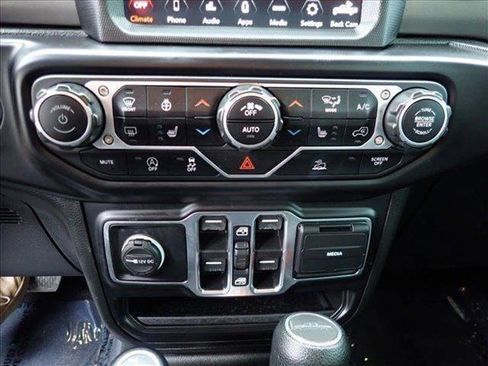 Used 2021 Jeep Gladiator Sport AWD/4WD image 17