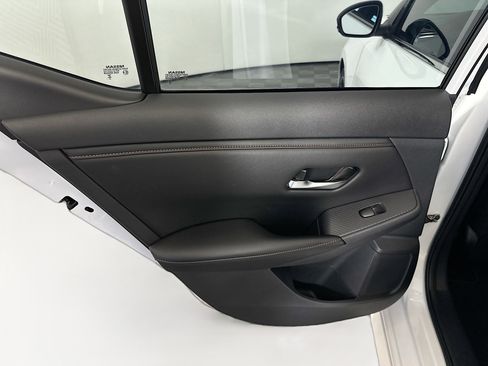 Used 2024 Nissan Sentra SR w/ SR Premium Package image 26