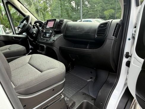 Used 2025 RAM ProMaster 2500 w/ U-Haul Equipment Group FWD image 23