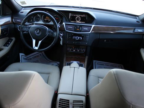 Used 2013 Mercedes-Benz E 350 4MATIC Sedan image 17