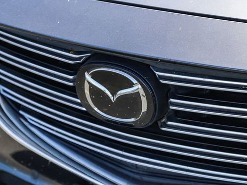 Used 2018 MAZDA CX-9 Touring w/ Touring Premium Package image 4