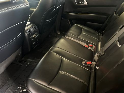 Used 2017 Nissan Pathfinder SL AWD/4WD image 4