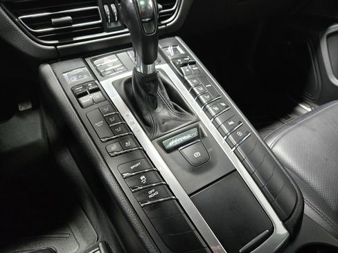 Used 2021 Porsche Macan S image 30