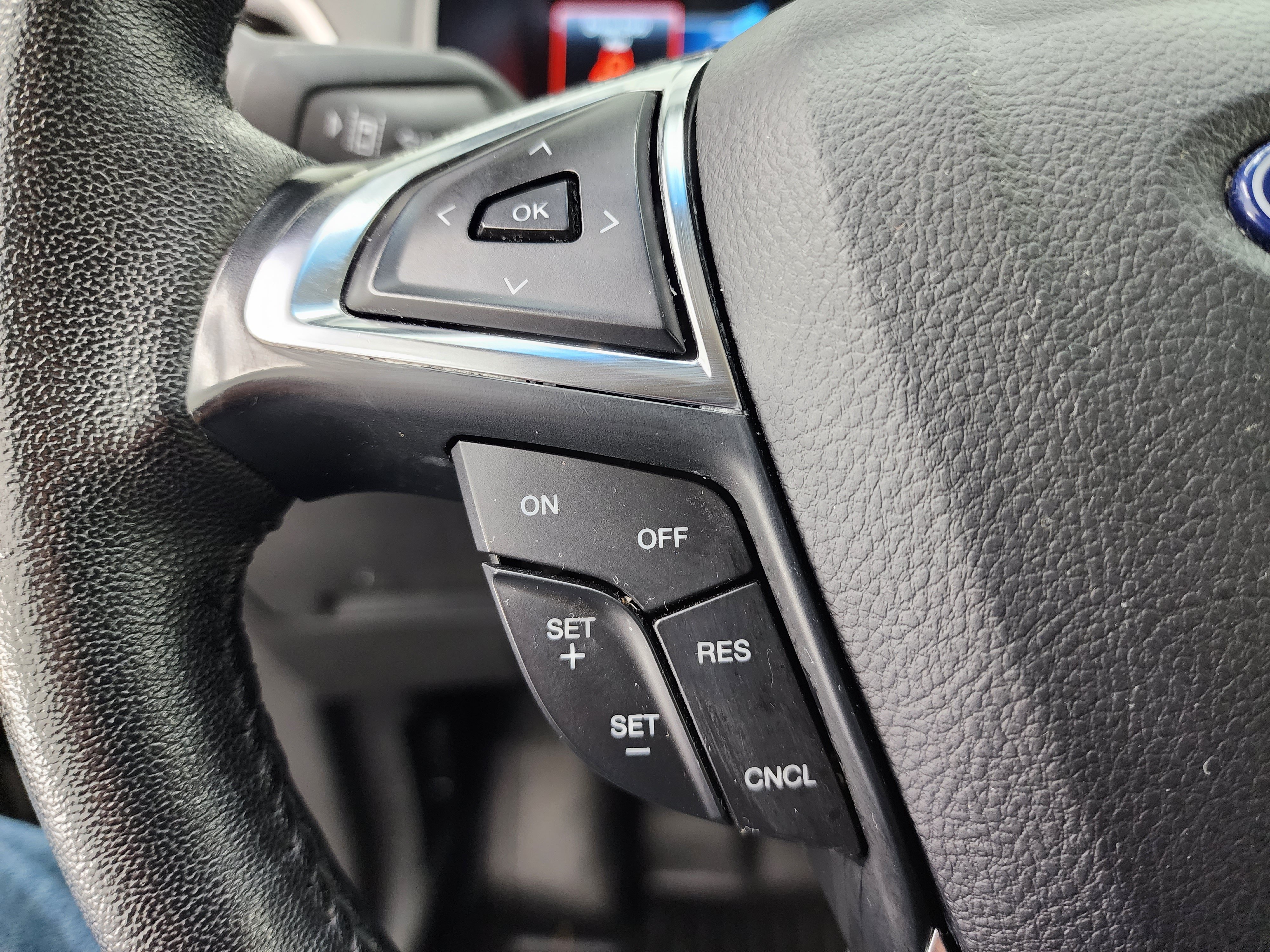 Used 2024 Ford Edge SEL AWD/4WD image 18
