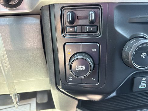 Used 2023 Ford F250 XL w/ FX4 Off-Road Package AWD/4WD image 31