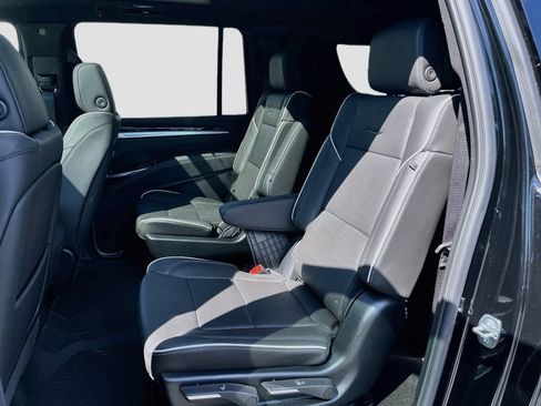 New 2026 Cadillac Escalade ESV Luxury w/ LPO, Radiant Package AWD/4WD image 28