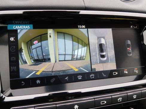 Used 2019 Jaguar XJ R-Sport image 32