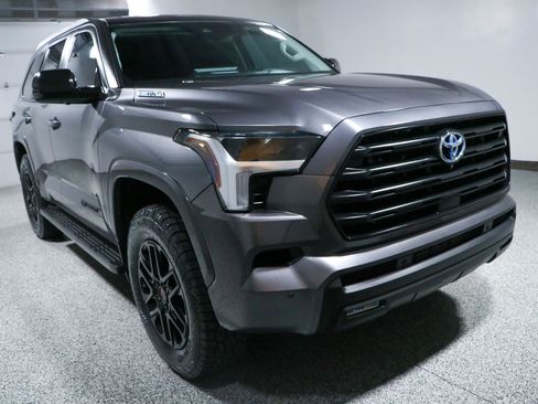 Used 2024 Toyota Sequoia SR5 w/ SR5 Premium Package AWD/4WD image 5