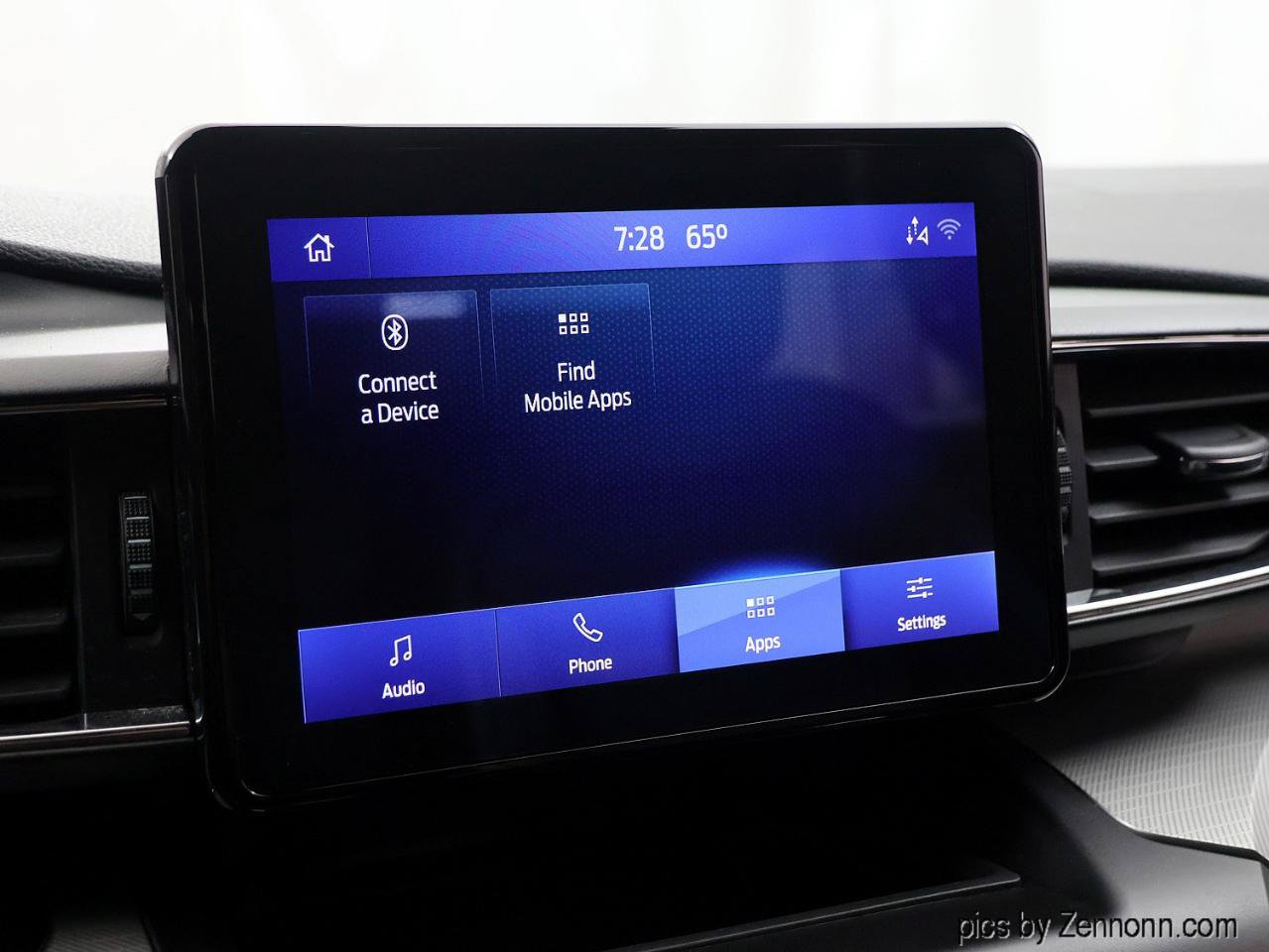 Used 2020 Ford Explorer XLT w/ Equipment Group 202A AWD/4WD image 22