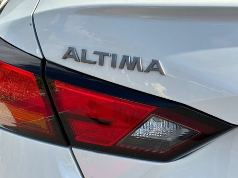 Certified 2025 Nissan Altima 2.5 SR FWD image 32