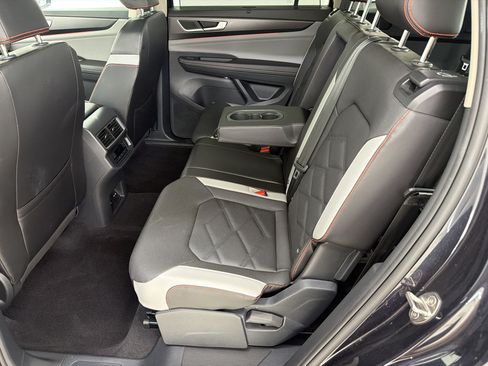 Used 2024 Volkswagen Atlas Peak Edition SEL AWD/4WD image 22