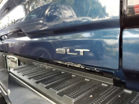 Used 2022 GMC Sierra 2500 SLT w/ SLT Preferred Package AWD/4WD image 8