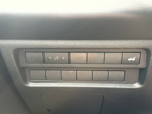 Used 2024 Mitsubishi Outlander SE image 25