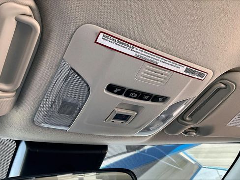 Used 2021 Toyota Corolla LE image 31