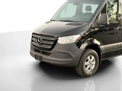 Used 2019 Mercedes-Benz Sprinter 2500 image 27