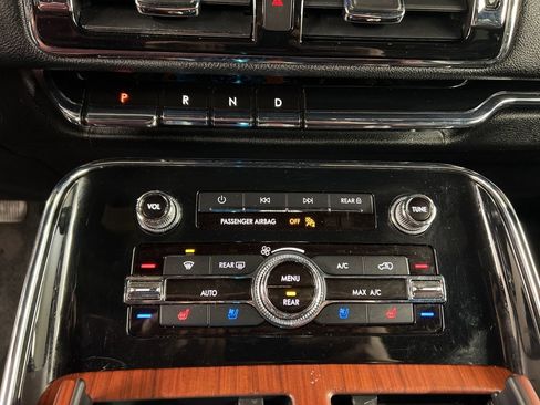 Used 2020 Lincoln Navigator L Reserve w/ Equipment Group 208A Reserve image 14