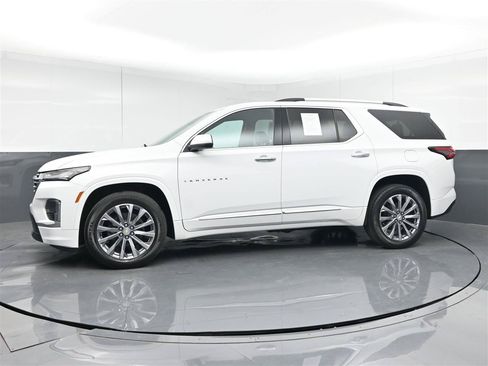 Used 2022 Chevrolet Traverse Premier w/ LPO, Floor Liner Package FWD image 8