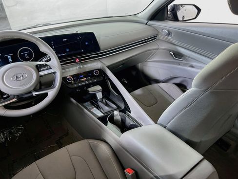 Used 2023 Hyundai Elantra SEL w/ Convenience Package FWD image 23