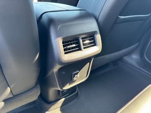 Used 2024 Chevrolet Equinox RS w/ RS Leather Package image 17