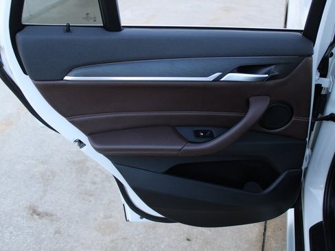 Used 2017 BMW X1 xDrive28i image 23