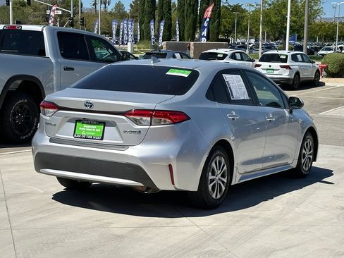 Used 2022 Toyota Corolla LE FWD image 9