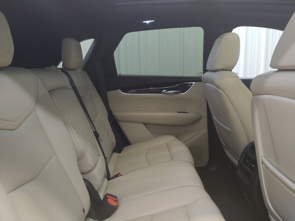 Used 2018 Cadillac XT5 Luxury w/ Driver Awareness Package FWD image 19