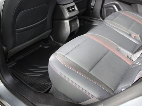 Used 2024 Chevrolet Equinox EV RS FWD image 31
