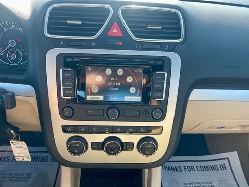 Used 2016 Volkswagen Eos Komfort image 17