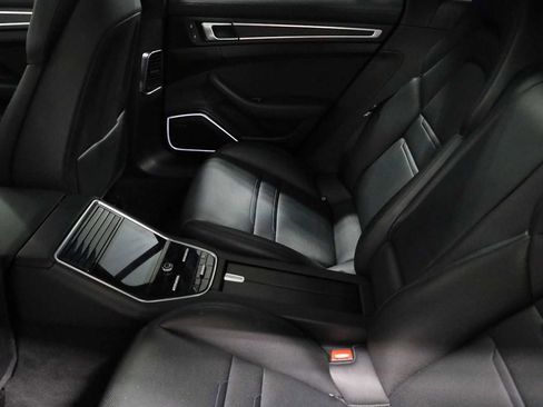 Used 2023 Porsche Panamera 4 image 35