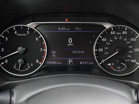 Used 2024 Nissan Altima 2.5 SV FWD image 16