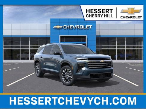 New 2026 Chevrolet Traverse LT w/ Sun and Wheel Package FWD image 1