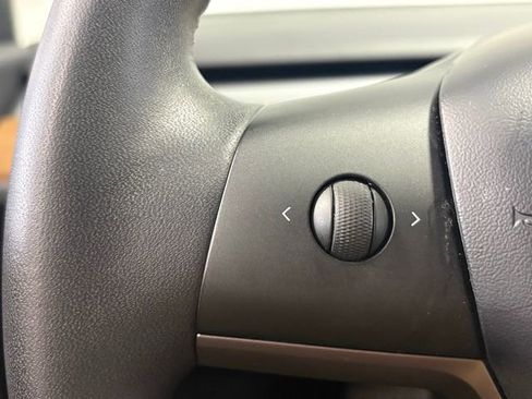 Used 2020 Tesla Model 3 Standard Range Plus image 23