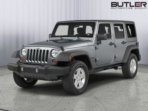 Used 2014 Jeep Wrangler Unlimited Sahara w/ Connectivity Group AWD/4WD image 1