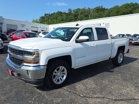 Used 2018 Chevrolet Silverado 1500 LT w/ All Star Edition AWD/4WD image 4