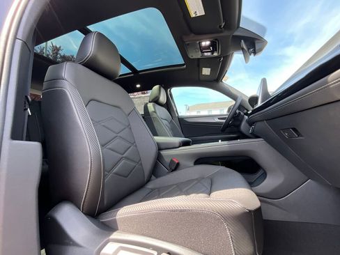 New 2025 Volkswagen Atlas Cross Sport SE image 14