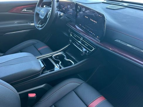 New 2026 Chevrolet Traverse RS FWD image 18