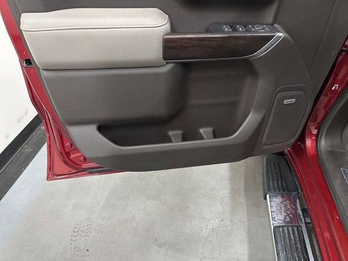 Used 2019 GMC Sierra 1500 SLT image 41