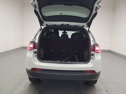 Used 2024 Jeep Compass Latitude image 29