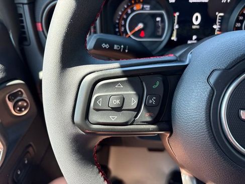 Used 2024 Jeep Wrangler Unlimited Rubicon AWD/4WD image 11