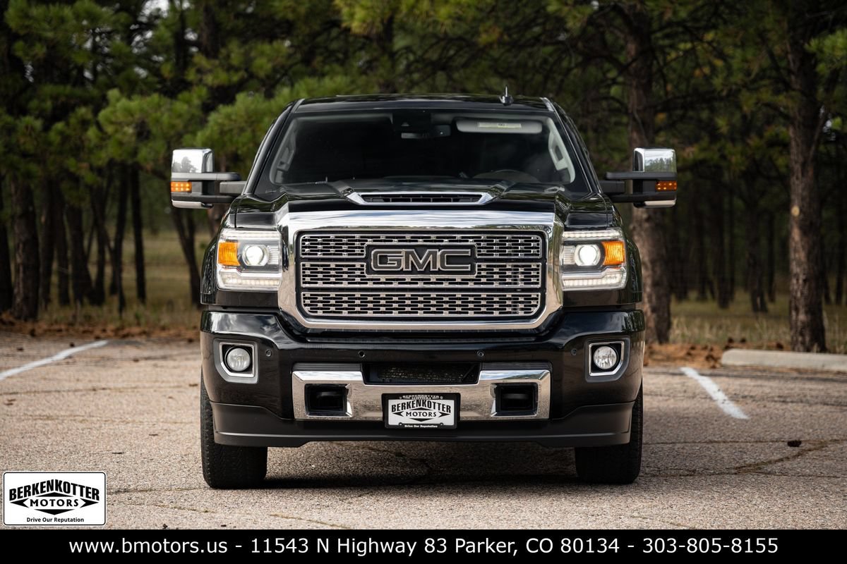 Used 2019 GMC Sierra 3500 Denali AWD/4WD image 8