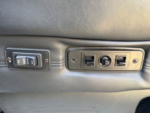 Used 2014 Chevrolet Express 2500 Extended image 18