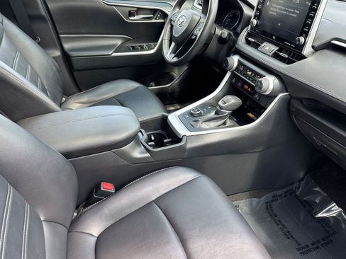 Certified 2022 Toyota RAV4 XLE Premium AWD/4WD image 22