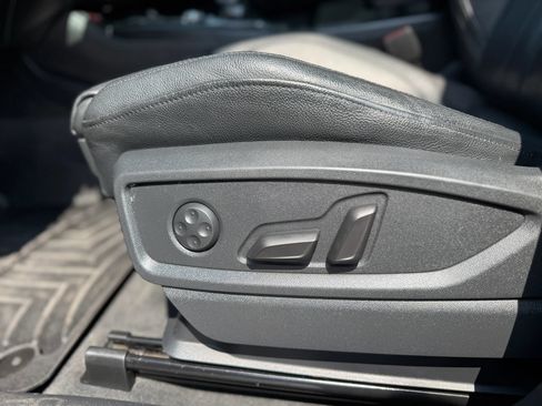 Used 2019 Audi SQ5 Prestige w/ Prestige Package AWD/4WD image 22
