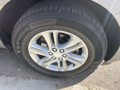 Used 2019 Buick Enclave Essence FWD image 4