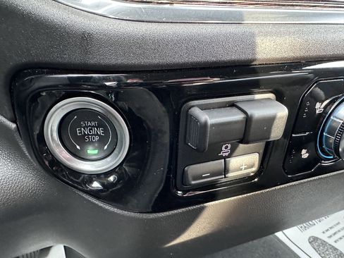 Used 2024 GMC Sierra 1500 Elevation image 19