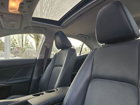 Used 2016 Lexus IS 300 AWD w/ Navigation System Package image 19